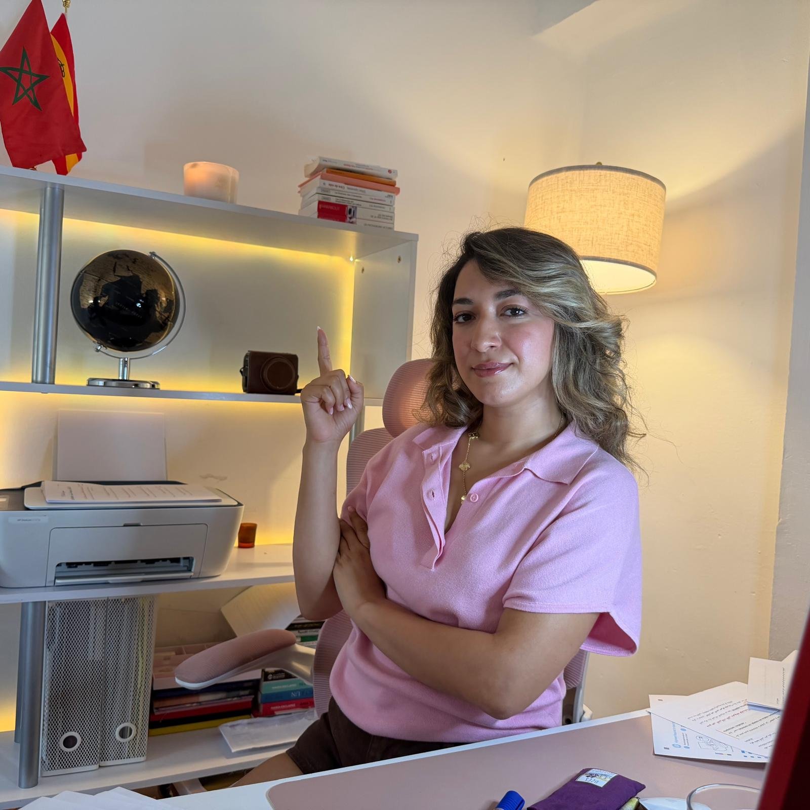 Khaoula présente les services d’admission et d’études en Espagne